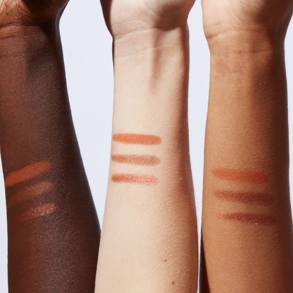 🆕Glossier - Monochromes essential eyeshadow trio in Clay - Picture 3 of 8